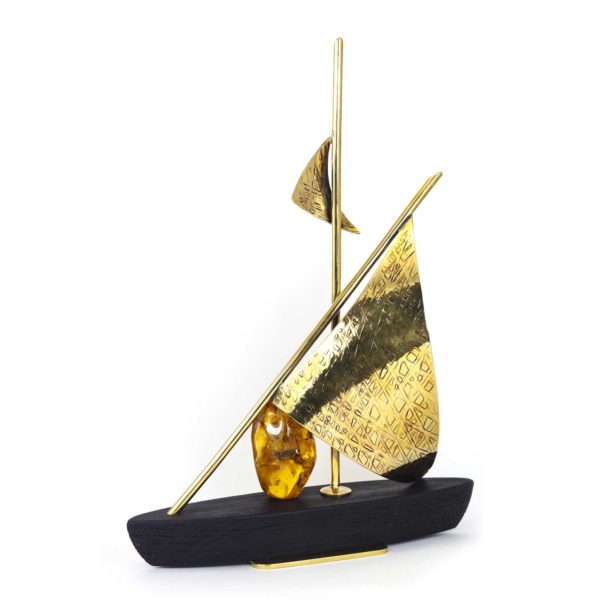 amber-figure-the-boat-2