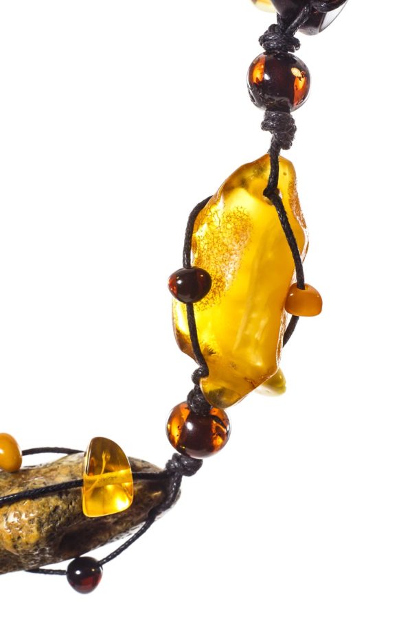 natural-baltic-amber-necklace-symphony-sideview-left