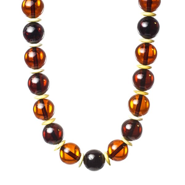 natural-baltic-amber-necklace-visavi-closeview