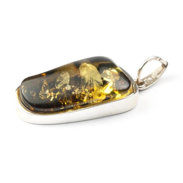 silver-pendant-with-green-amber-piece