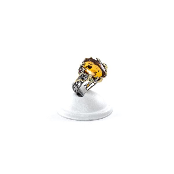 Elegant ring in silver with amber and gemstones