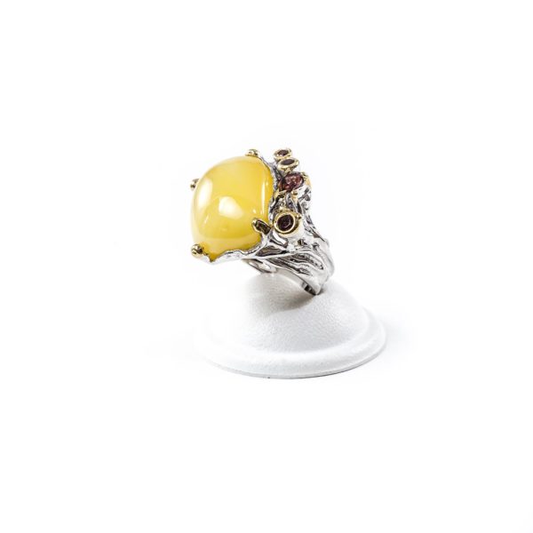 Graceful Silver Ring with Amber and Garnets